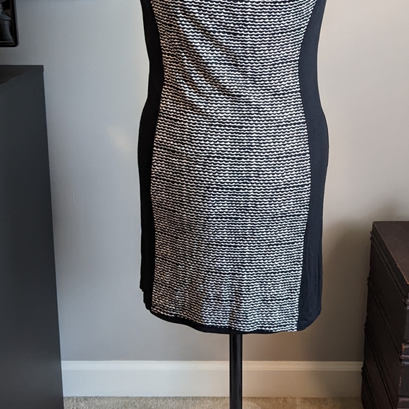 Loft Back and White Business Casual Dress - SP - Picture 3 of 10